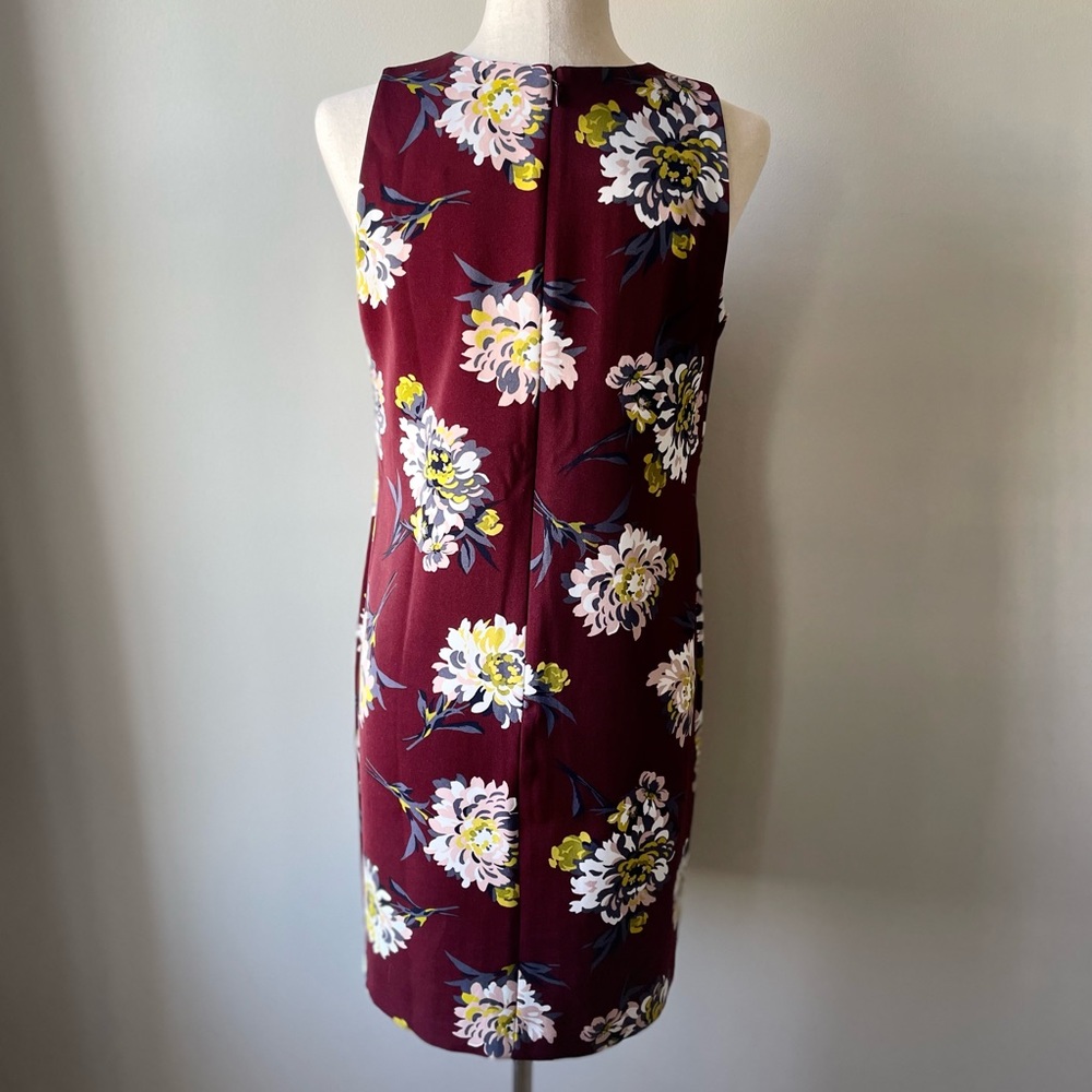 Ann Taylor Factory | Sleeveless Floral Shift Dress | Maroon | Size 6P - Picture 3 of 8